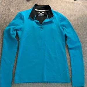 Fitted Under Armor Pullover